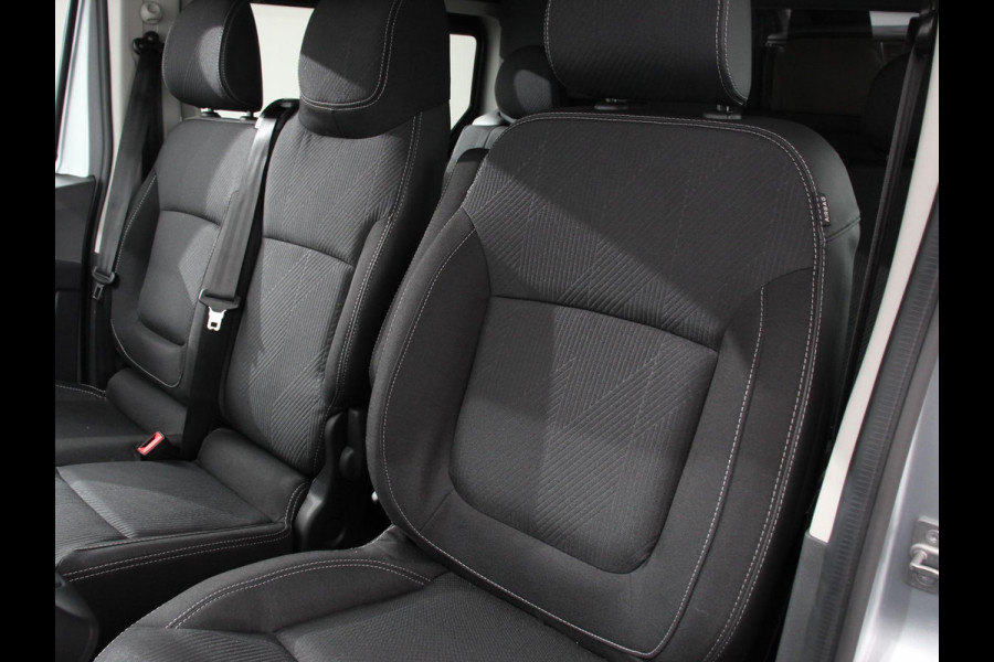 Renault Trafic 2.0 Blue dCi 150 Automaat L2H1 Adv. Dubbele Cabine Navigatie Airco Lichtmetalen velgen Betimmering Trekhaak Camera Parkeer sensoren Dab