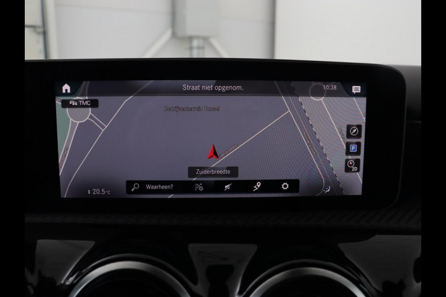 Mercedes-Benz A-Klasse 180d Launch Edition | Stoelverwarming | Trekhaak | AMG Line | Camera | Navigatie | Widescreen | Half leder | Park Assist | Climate control | Cruise control