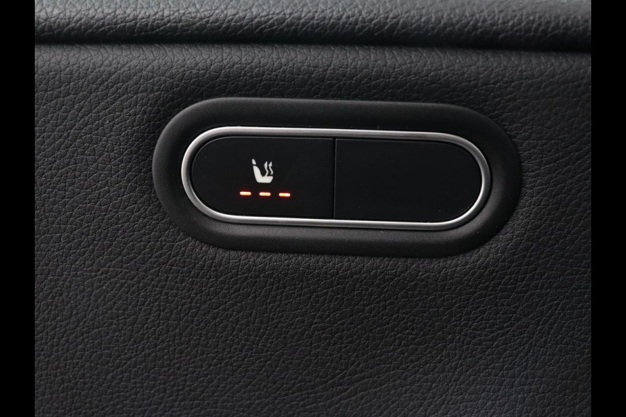 Mercedes-Benz A-Klasse 180d Launch Edition | Stoelverwarming | Trekhaak | AMG Line | Camera | Navigatie | Widescreen | Half leder | Park Assist | Climate control | Cruise control