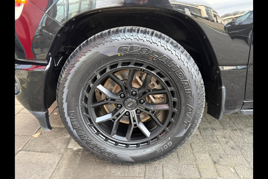 Dodge Ram 1500 5.7 Hemi V8 4x4 Crew Cab Longhorn ACC / Panorama / 360° Camera