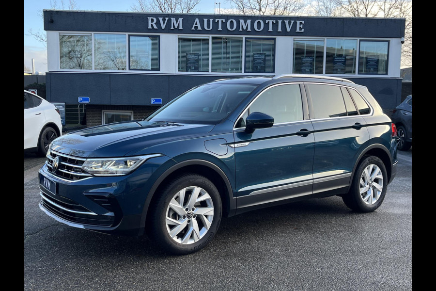 Volkswagen Tiguan 1.4 TSI eHybrid PHEV SUPER COMPLEET| SCHUIF/ KANTELDAK| DODE HOEK| ELEK. ACHTERKLEP| DIG. DASH | CAMERA| RIJKLAAR GELEVERD INCL. 12 MND BOVAG GARANTIE