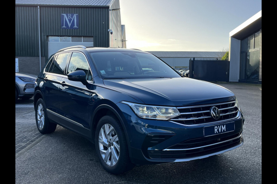 Volkswagen Tiguan 1.4 TSI eHybrid PHEV SUPER COMPLEET| SCHUIF/ KANTELDAK| DODE HOEK| ELEK. ACHTERKLEP| DIG. DASH | CAMERA| RIJKLAAR GELEVERD INCL. 12 MND BOVAG GARANTIE