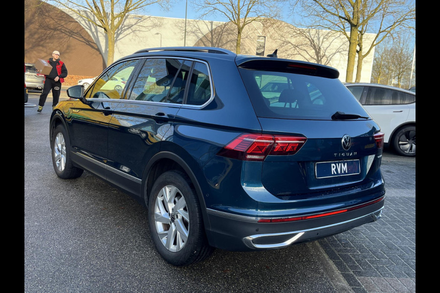 Volkswagen Tiguan 1.4 TSI eHybrid PHEV SUPER COMPLEET| SCHUIF/ KANTELDAK| DODE HOEK| ELEK. ACHTERKLEP| DIG. DASH | CAMERA| RIJKLAAR GELEVERD INCL. 12 MND BOVAG GARANTIE