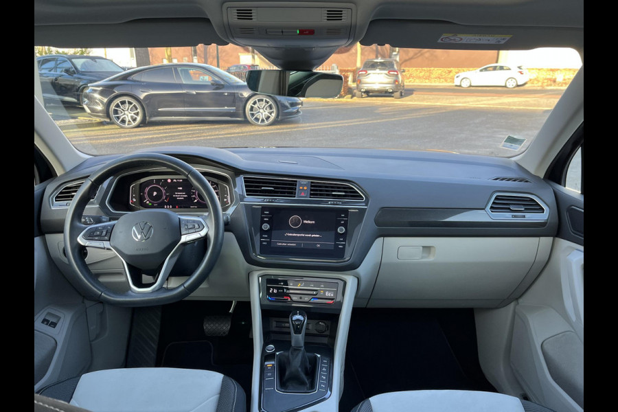 Volkswagen Tiguan 1.4 TSI eHybrid PHEV SUPER COMPLEET| SCHUIF/ KANTELDAK| DODE HOEK| ELEK. ACHTERKLEP| DIG. DASH | CAMERA| RIJKLAAR GELEVERD INCL. 12 MND BOVAG GARANTIE