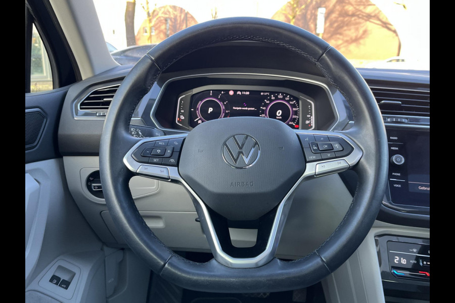 Volkswagen Tiguan 1.4 TSI eHybrid PHEV SUPER COMPLEET| SCHUIF/ KANTELDAK| DODE HOEK| ELEK. ACHTERKLEP| DIG. DASH | CAMERA| RIJKLAAR GELEVERD INCL. 12 MND BOVAG GARANTIE