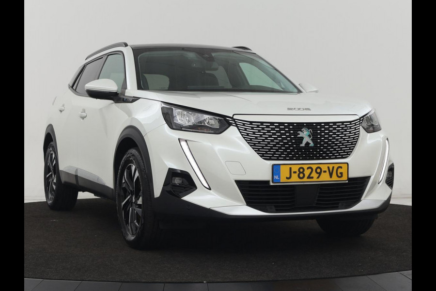 Peugeot e-2008 EV Allure 50 kWh | 3 Fase | Panoramadak | Adaptive cruise | Keyless | Camera | Carplay | Half leder | Navigatie