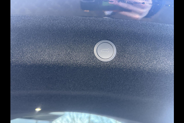 Tesla Model Y Premium Long Range AWD 75 kWh NIEUWE AUTO / DIRECT LEVERBAAR | AUTOPILOT| VOLLEDIGE TESLA GARANTIE T/M 08/2029 OF 80.000KM| DE HOOGVOLTACCU EN AANDRIJFLIJN TOT 2033 of 192.000KM |