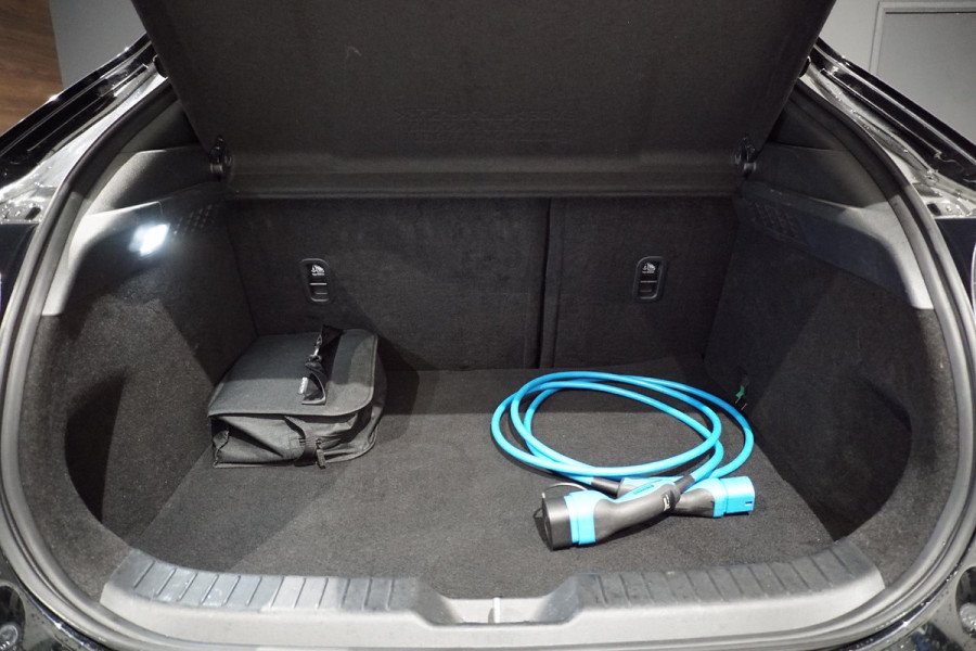 Mazda MX-30 e-SkyActiv 145 First Edition 36 kWh