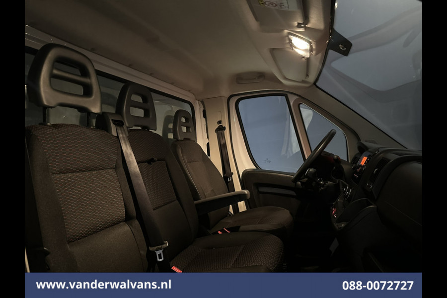 Peugeot Boxer 2.2 BlueHDi 141pk Bakwagen Laadklep Euro6 Airco | 1055kg laadvermogen | Cruisecontrol Bijrijdersbank.