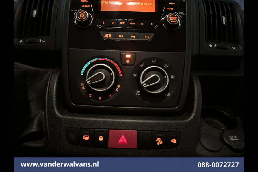 Peugeot Boxer 2.2 BlueHDi 141pk Bakwagen Laadklep Euro6 Airco | 1055kg laadvermogen | Cruisecontrol Bijrijdersbank.