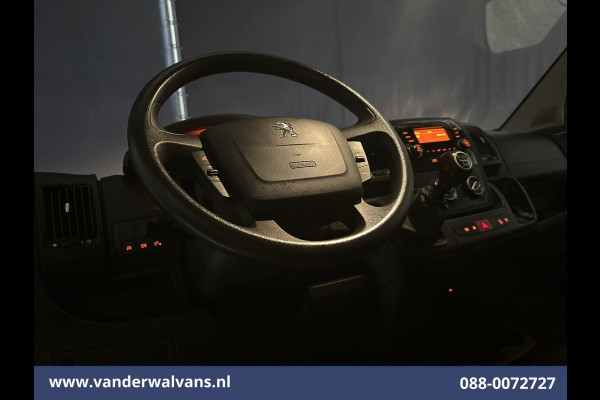 Peugeot Boxer 2.2 BlueHDi 141pk Bakwagen Laadklep Euro6 Airco | 1055kg laadvermogen | Cruisecontrol Bijrijdersbank.