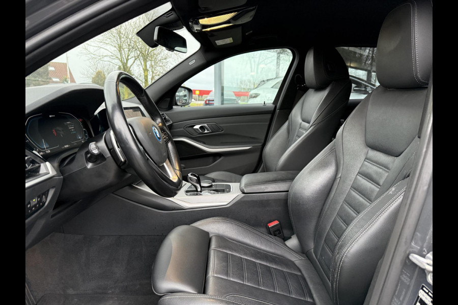BMW 3 Serie Touring 320e Aut. Business Ed. Plus | Navi | Camera | Leder | Dravit Grau |