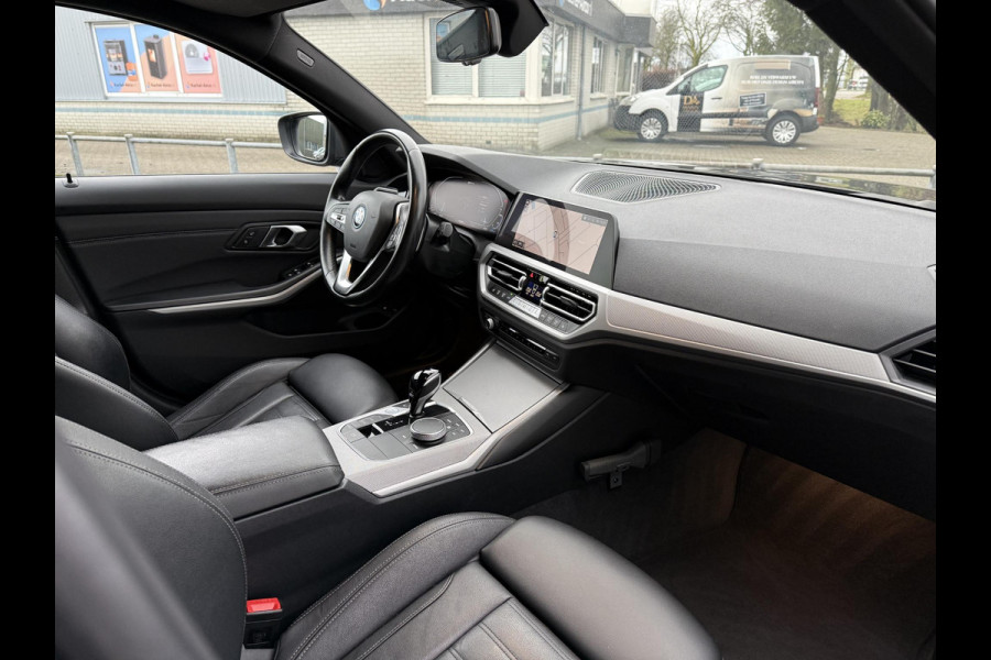 BMW 3 Serie Touring 320e Aut. Business Ed. Plus | Navi | Camera | Leder | Dravit Grau |
