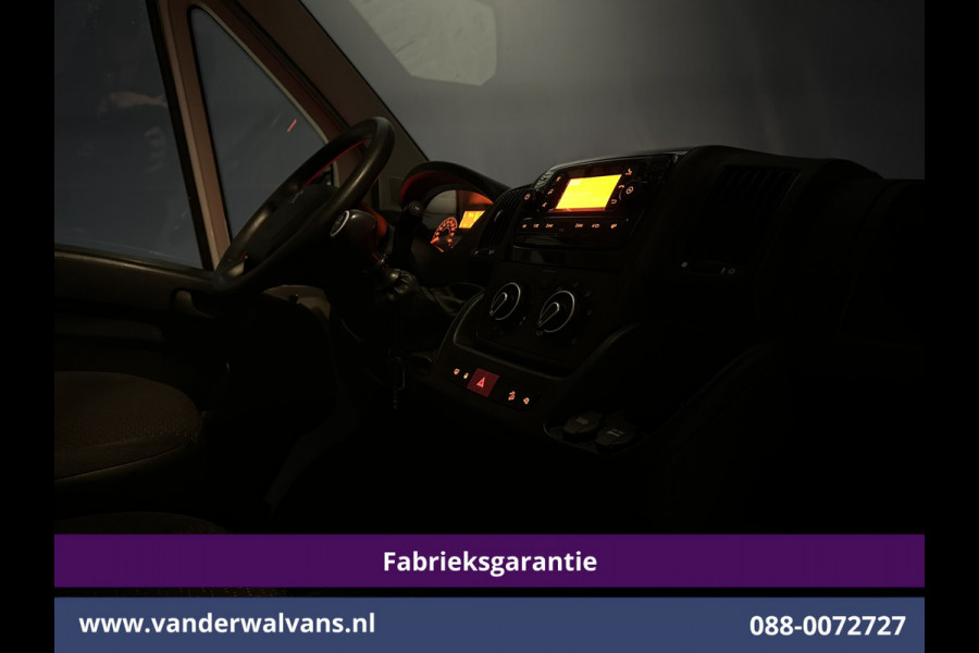Peugeot Boxer 2.2 BlueHDi 165pk Bakwagen Laadklep Fabrieksgarantie Euro6 Airco | Camera | Cruisecontrol Bijrijdersbank.