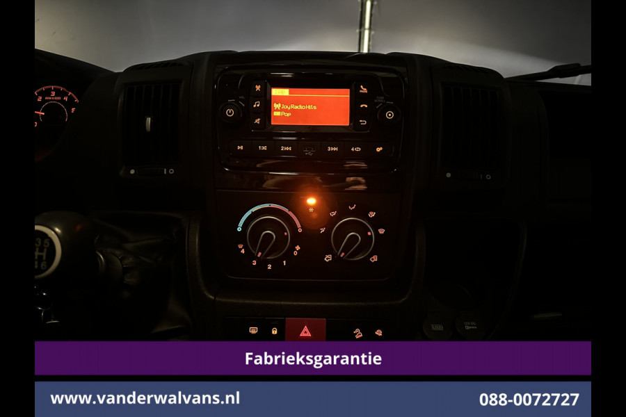 Peugeot Boxer 2.2 BlueHDi 165pk Bakwagen Laadklep Fabrieksgarantie Euro6 Airco | Camera | Cruisecontrol Bijrijdersbank.
