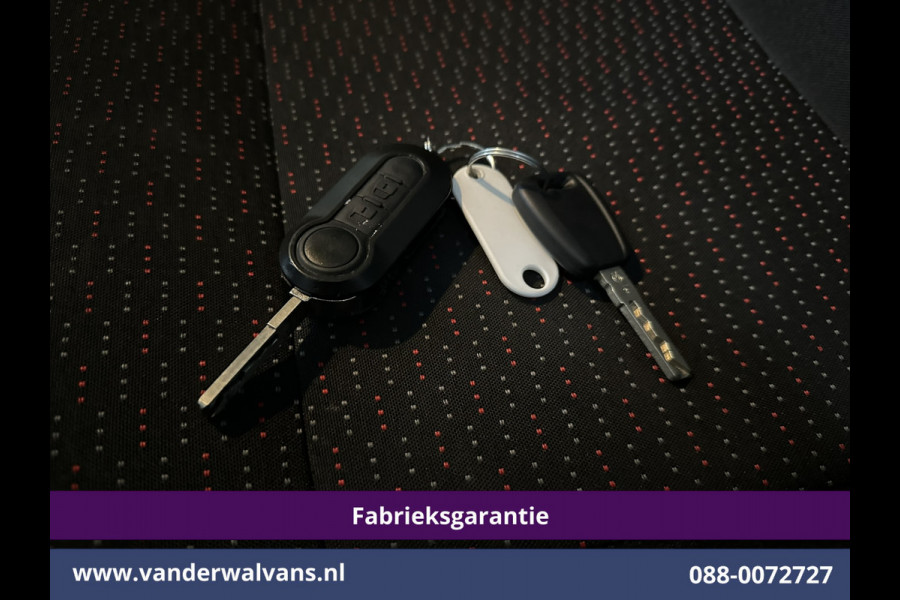 Peugeot Boxer 2.2 BlueHDi 165pk Bakwagen Laadklep Fabrieksgarantie Euro6 Airco | Camera | Cruisecontrol Bijrijdersbank.