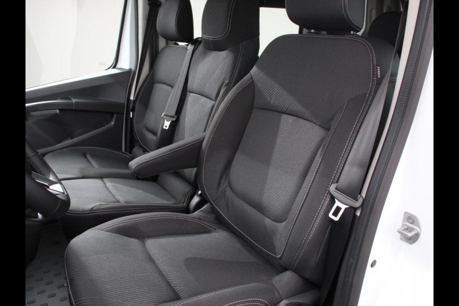Renault Trafic 2.0 Blue dC1 150 EDC T29 L2H1 Extra Dubbele Cabine Navigatie  Airco  Lichtmetalen velgen  Betimmering  Trekhaak  Camera Parkeer sensoren  Dab