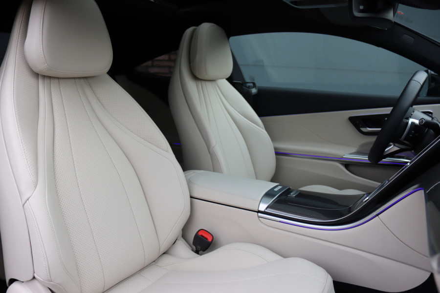 Mercedes-Benz CLE Coupé 200 AMG Line | Distronic | Memory | Burmester | Panoramadak | HUD | Digital Light | Verwarmd Stuurwiel | Surround Camera | Keyless Go | Nightpakket |