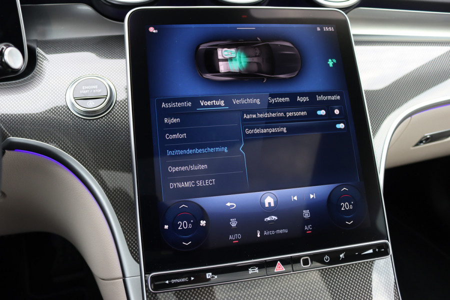 Mercedes-Benz CLE Coupé 200 AMG Line | Distronic | Memory | Burmester | Panoramadak | HUD | Digital Light | Verwarmd Stuurwiel | Surround Camera | Keyless Go | Nightpakket |