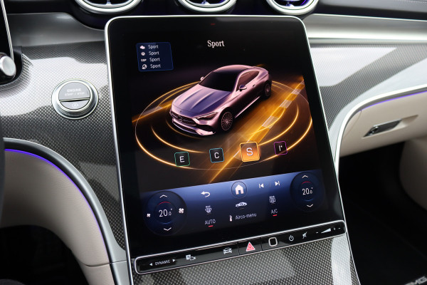 Mercedes-Benz CLE Coupé 200 AMG Line | Distronic | Memory | Burmester | Panoramadak | HUD | Digital Light | Verwarmd Stuurwiel | Surround Camera | Keyless Go | Nightpakket |