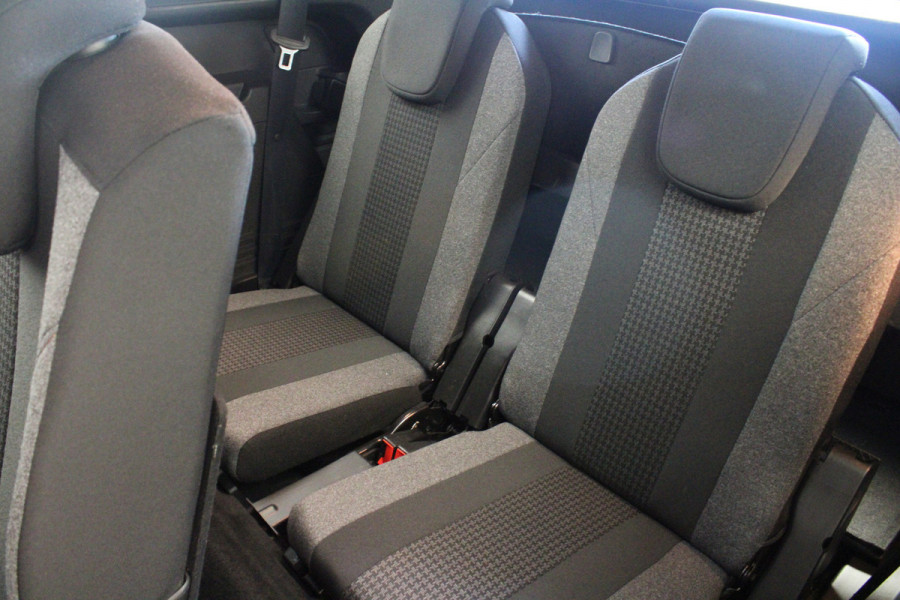 Peugeot 5008 1.2 PureTech Active Pack Business |Navi|Camera|Carplay|