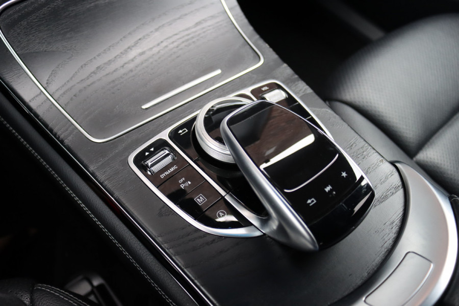 Mercedes-Benz GLC Coupé 250 4MATIC AMG Line | Trekhaak | Camera | Dodehoekassistent | Leder | Sfeerverlichting | Cruise Control | Nightpakket | Stoelverwarming |