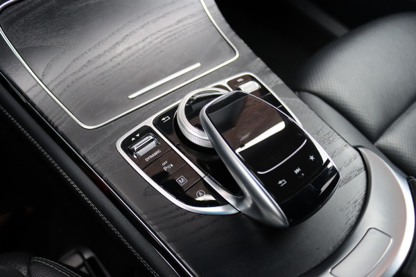 Mercedes-Benz GLC Coupé 250 4MATIC AMG Line | Trekhaak | Camera | Dodehoekassistent | Leder | Sfeerverlichting | Cruise Control | Nightpakket | Stoelverwarming |