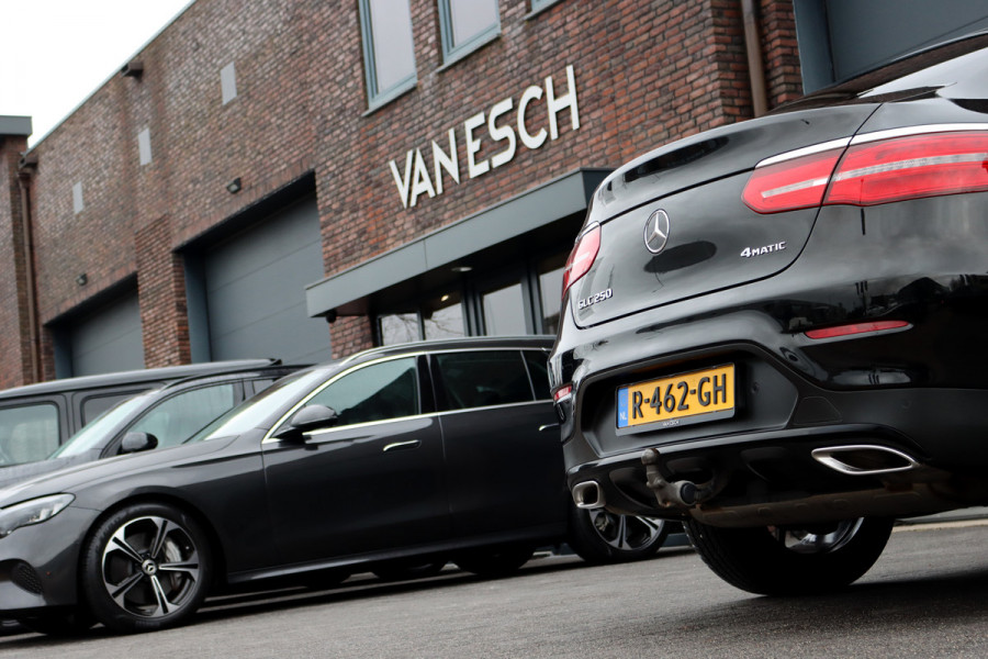 Mercedes-Benz GLC Coupé 250 4MATIC AMG Line | Trekhaak | Camera | Dodehoekassistent | Leder | Sfeerverlichting | Cruise Control | Nightpakket | Stoelverwarming |