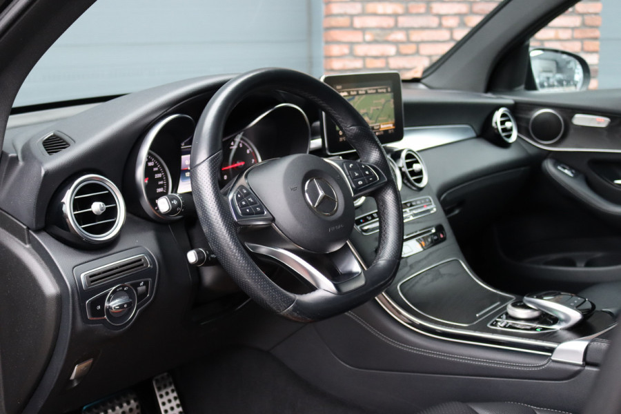Mercedes-Benz GLC Coupé 250 4MATIC AMG Line | Trekhaak | Camera | Dodehoekassistent | Leder | Sfeerverlichting | Cruise Control | Nightpakket | Stoelverwarming |