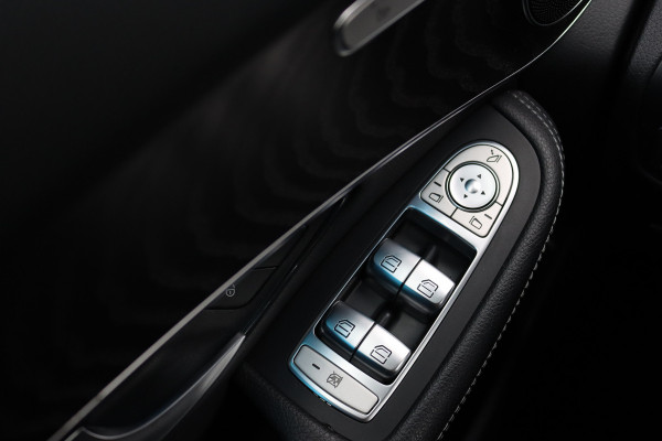 Mercedes-Benz GLC Coupé 250 4MATIC AMG Line | Trekhaak | Camera | Dodehoekassistent | Leder | Sfeerverlichting | Cruise Control | Nightpakket | Stoelverwarming |