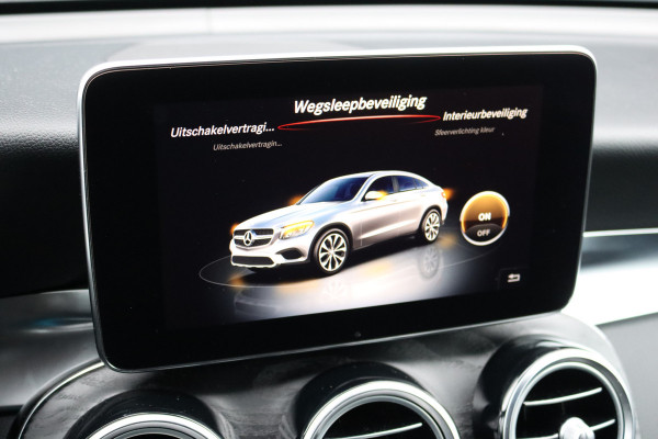 Mercedes-Benz GLC Coupé 250 4MATIC AMG Line | Trekhaak | Camera | Dodehoekassistent | Leder | Sfeerverlichting | Cruise Control | Nightpakket | Stoelverwarming |