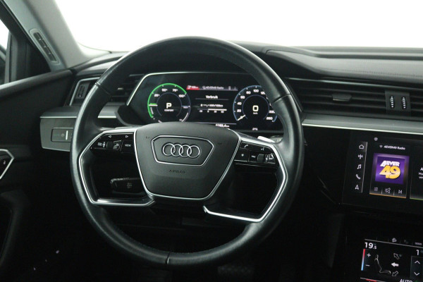 Audi e-tron 50 quattro Business edition 71 kWh (NAVIGATIE, STOELVERWARMING, CARPLAY, CAMERA, AUTO INPARKEREN, 1e EIGENAAR)