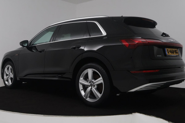Audi e-tron 50 quattro Business edition 71 kWh (NAVIGATIE, STOELVERWARMING, CARPLAY, CAMERA, AUTO INPARKEREN, 1e EIGENAAR)