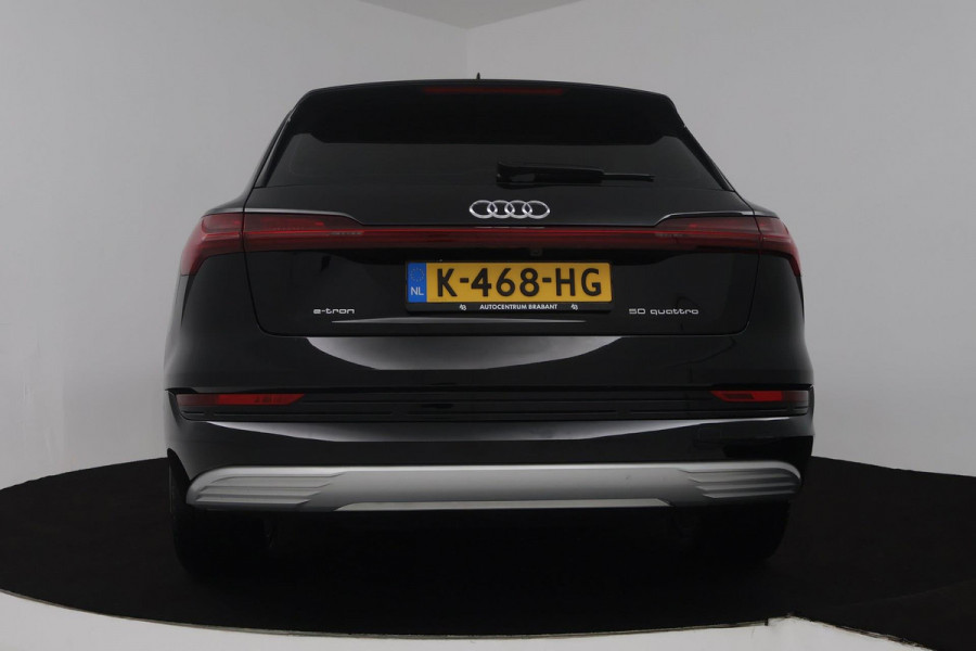 Audi e-tron 50 quattro Business edition 71 kWh (NAVIGATIE, STOELVERWARMING, CARPLAY, CAMERA, AUTO INPARKEREN, 1e EIGENAAR)