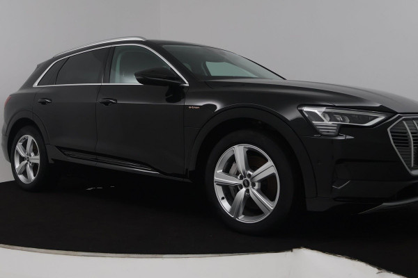 Audi e-tron 50 quattro Business edition 71 kWh (NAVIGATIE, STOELVERWARMING, CARPLAY, CAMERA, AUTO INPARKEREN, 1e EIGENAAR)