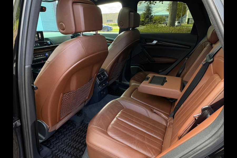 Audi Q5 2.0 TFSI quattro Sport S Line Black Edition/Pano/Leer/Navi/252pk