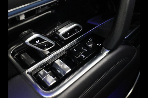 Land Rover Range Rover 3.0 D300 HSE MHEV *BTW* SHADOW PACK + MASSAGE | HEAD-UP | SFEERVERL. | KOELBOX | TREKHAAK