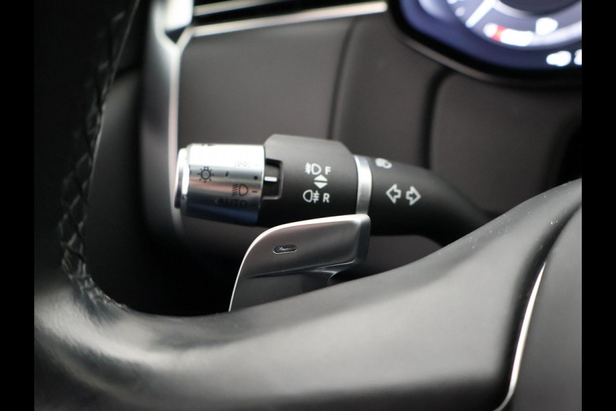 Land Rover Range Rover 3.0 D300 HSE MHEV *BTW* SHADOW PACK + MASSAGE | HEAD-UP | SFEERVERL. | KOELBOX | TREKHAAK