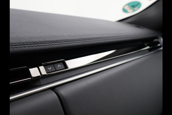 Land Rover Range Rover 3.0 D300 HSE MHEV *BTW* SHADOW PACK + MASSAGE | HEAD-UP | SFEERVERL. | KOELBOX | TREKHAAK