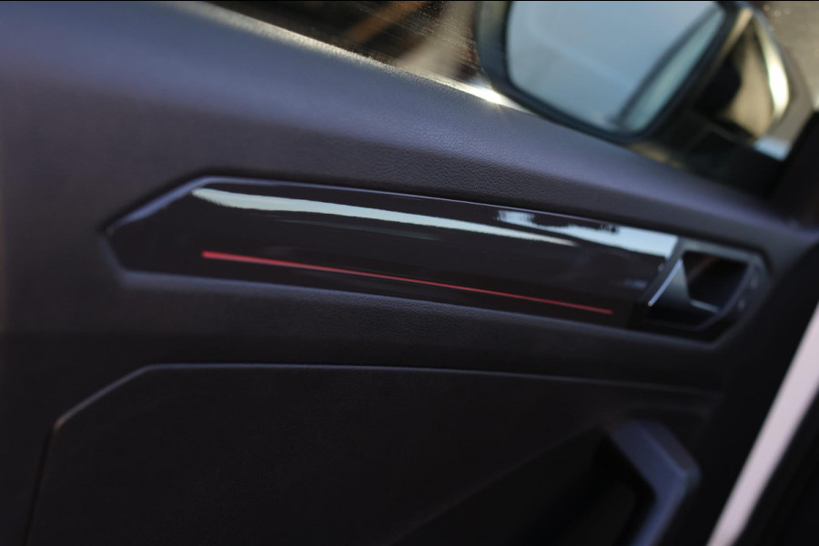 Volkswagen T-Roc 2.0 TSI 4Motion R-Line *Pano*Camera*Trekhaak*Virtual*DSG*