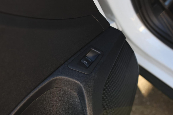 Volkswagen T-Roc 2.0 TSI 4Motion R-Line *Pano*Camera*Trekhaak*Virtual*DSG*