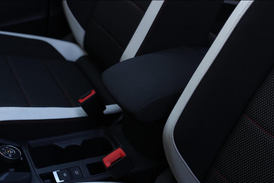 Volkswagen T-Roc 2.0 TSI 4Motion R-Line *Pano*Camera*Trekhaak*Virtual*DSG*