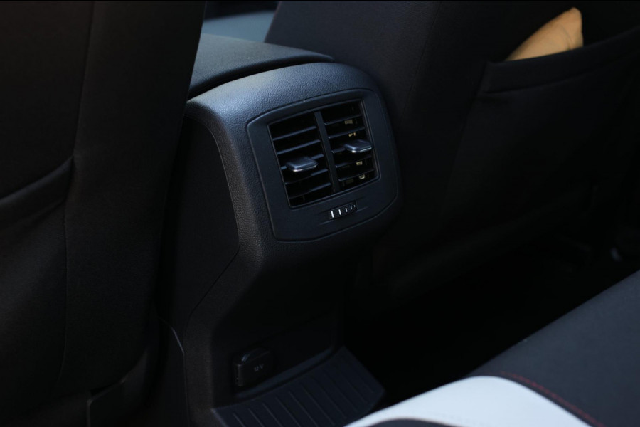 Volkswagen T-Roc 2.0 TSI 4Motion R-Line *Pano*Camera*Trekhaak*Virtual*DSG*