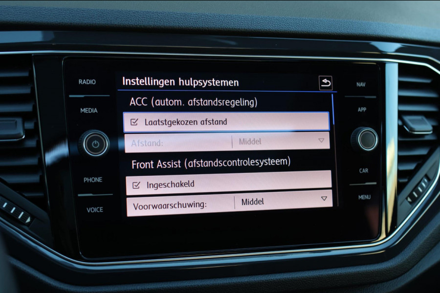 Volkswagen T-Roc 2.0 TSI 4Motion R-Line *Pano*Camera*Trekhaak*Virtual*DSG*