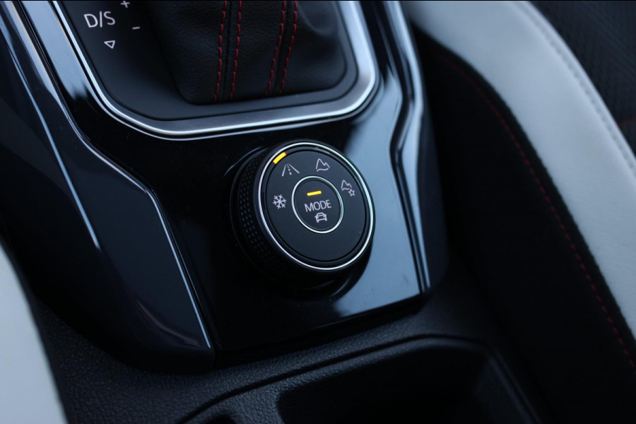 Volkswagen T-Roc 2.0 TSI 4Motion R-Line *Pano*Camera*Trekhaak*Virtual*DSG*