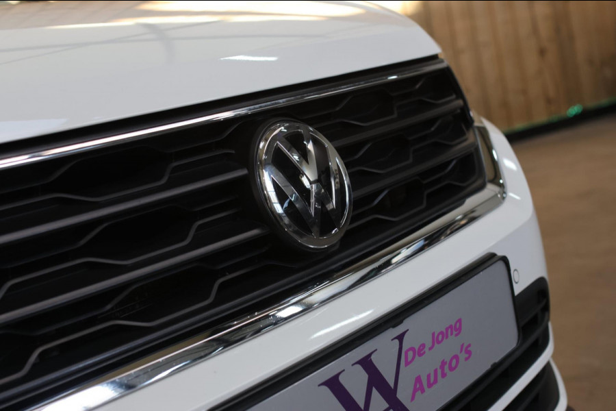Volkswagen T-Roc 2.0 TSI 4Motion R-Line *Pano*Camera*Trekhaak*Virtual*DSG*