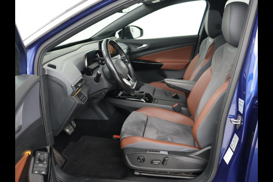 Volkswagen ID.4 First Max 77 kWh | Panoramadak | Stoelverwarming | Head-Up | Trekhaak | 360 Camera | Sfeerverlichting | Half leder | Matrix LED | Carplay | Adaptive cruise | Memory | Keyless | Massage