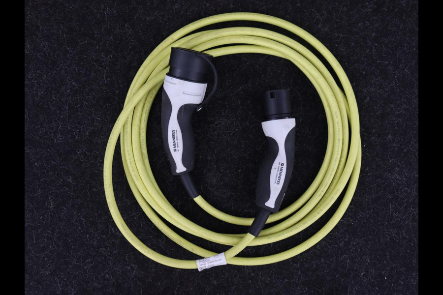 Volkswagen ID.4 First Max 77 kWh | Panoramadak | Stoelverwarming | Head-Up | Trekhaak | 360 Camera | Sfeerverlichting | Half leder | Matrix LED | Carplay | Adaptive cruise | Memory | Keyless | Massage