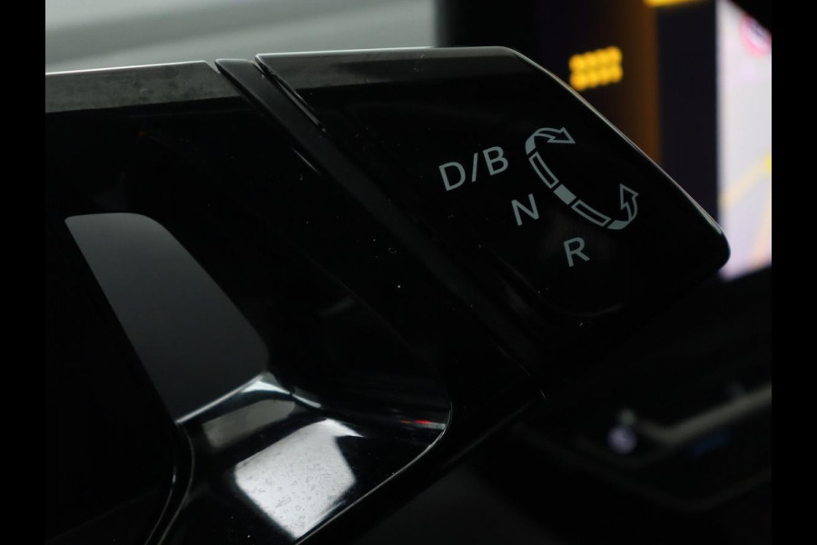 Volkswagen ID.4 First Max 77 kWh | Panoramadak | Stoelverwarming | Head-Up | Trekhaak | 360 Camera | Sfeerverlichting | Half leder | Matrix LED | Carplay | Adaptive cruise | Memory | Keyless | Massage