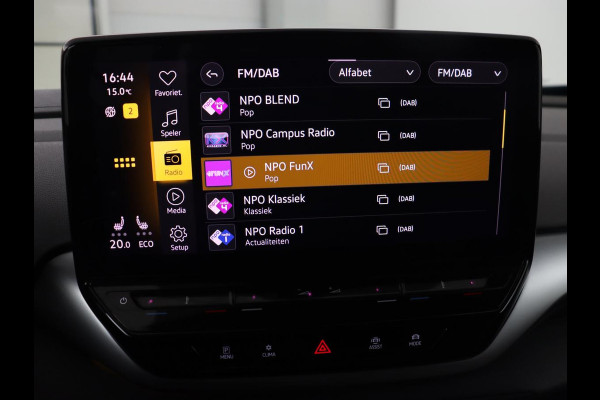 Volkswagen ID.4 First Max 77 kWh | Panoramadak | Stoelverwarming | Head-Up | Trekhaak | 360 Camera | Sfeerverlichting | Half leder | Matrix LED | Carplay | Adaptive cruise | Memory | Keyless | Massage